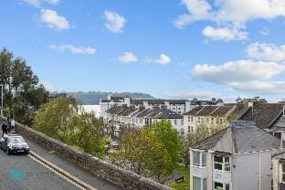 4 Bed - Smeatons by Pureserviced Hotel in Plymouth