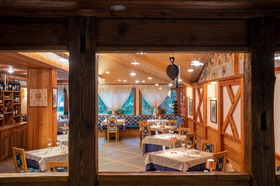 Lo Scoiattolo Hotel Hotel in Aosta Valley, Italy