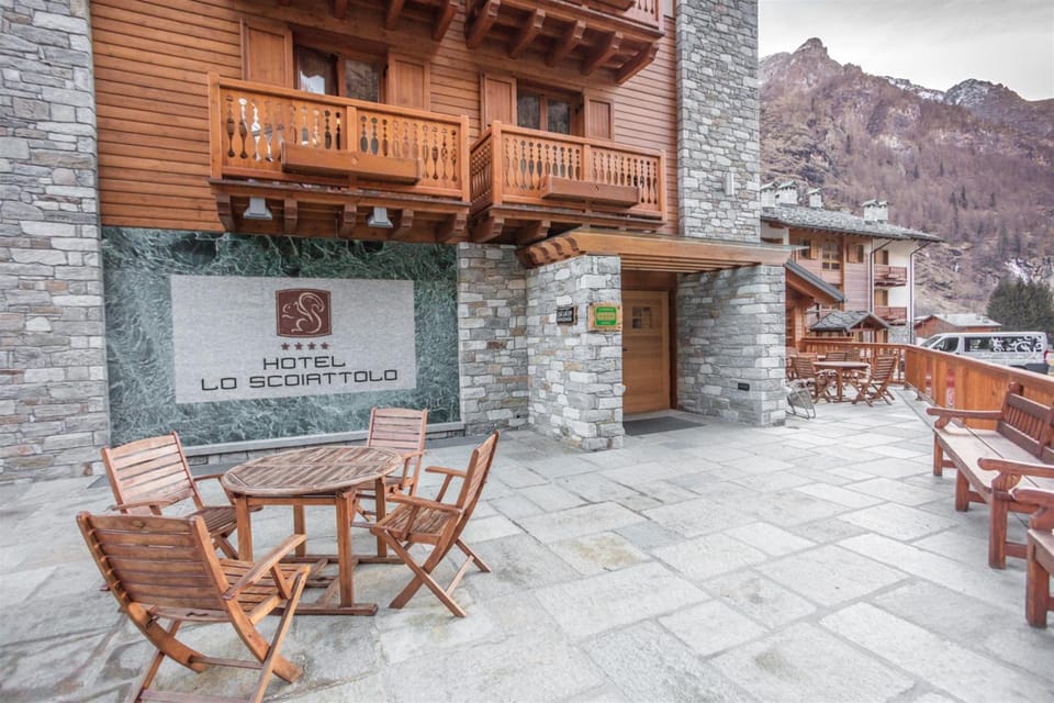 Lo Scoiattolo Hotel Hotel in Aosta Valley, Italy