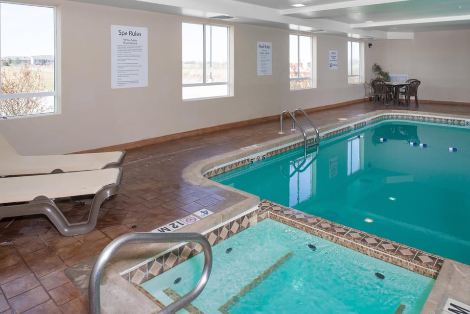 Holiday Inn Express Northwest Maize By IHG Hotel in Wichita
