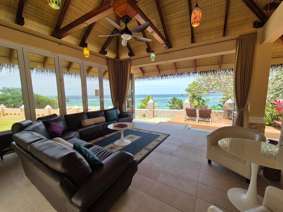 Au Fond De Mer View Apartment hotel in Africa