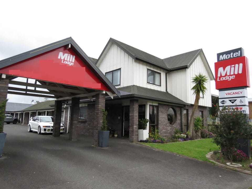 Mill Lodge Motel in Hamilton