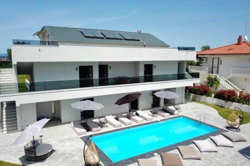 V luxury Suites Hotel in Halkidiki