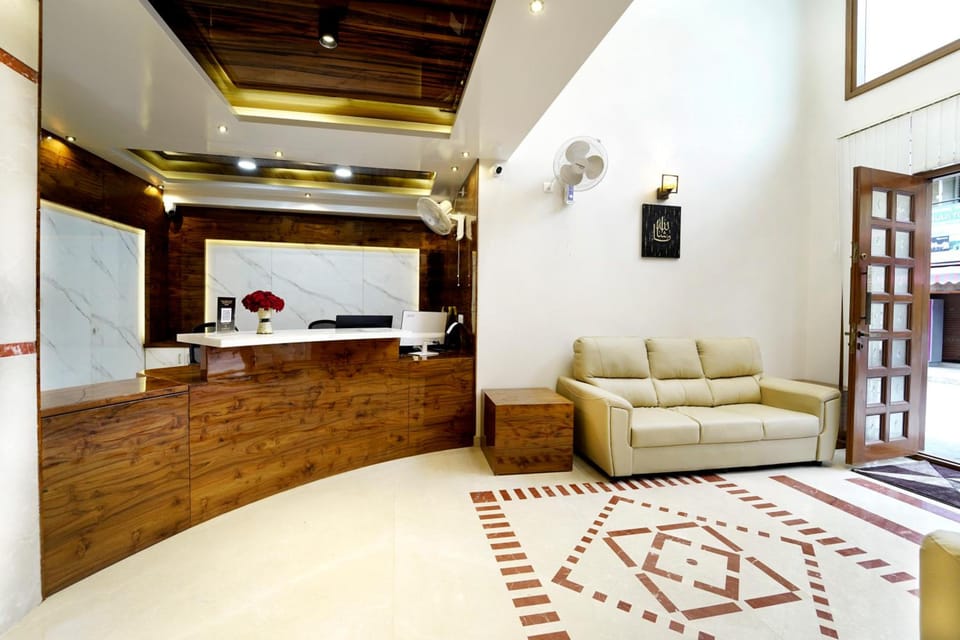 SS Crown Inn Hotel in Bengaluru