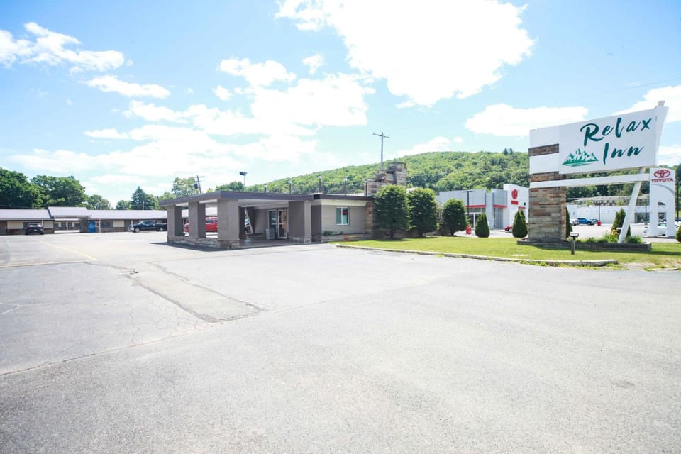 Relax Inn-Bradford Motel in Bradford