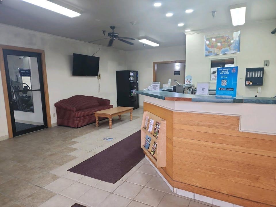 Motel 6 Portland, IN Hotel in Indiana