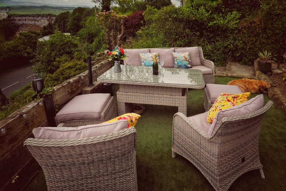 Alma Cliffe Guest House Hotel in Pendle District