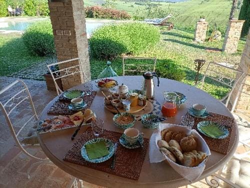 Casale Il Girasole Hotel in Marche