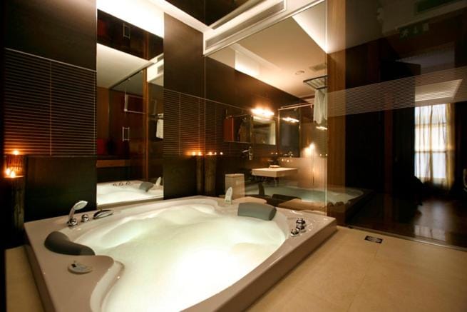 Hot tub