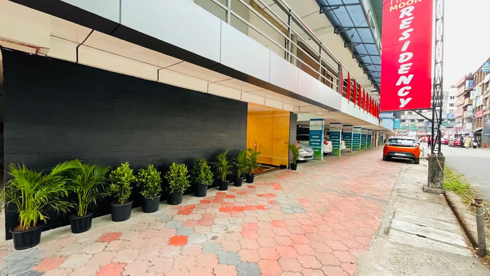 Half Moon Residency Hotel in Kozhikode