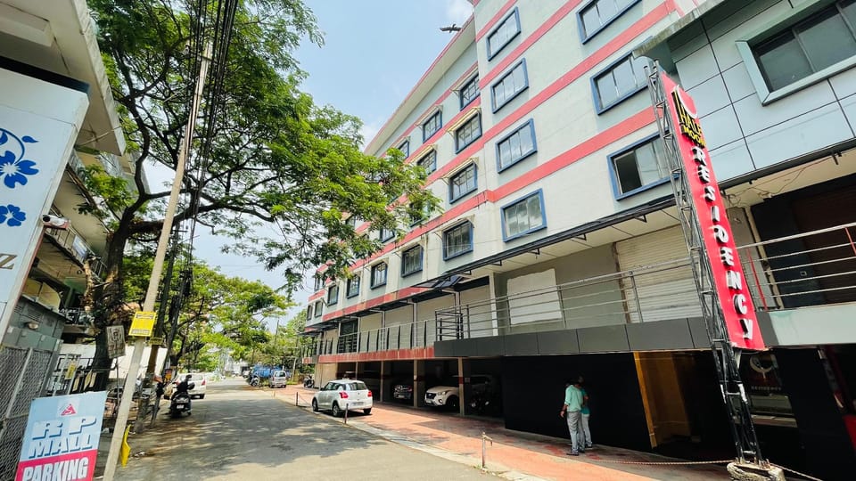 Half Moon Residency Hotel in Kozhikode