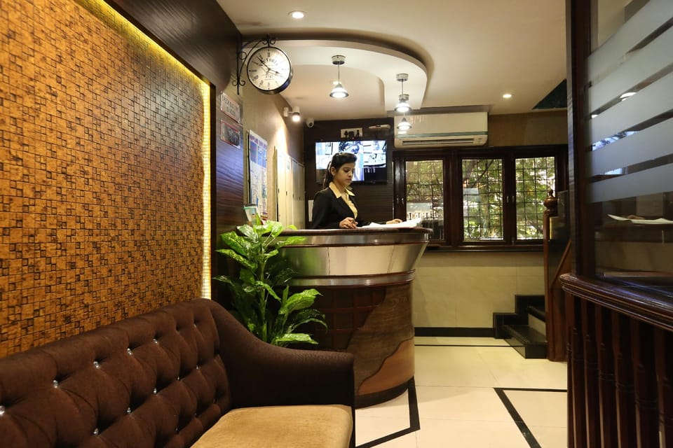 Hotel Happy Land Hotel in Mumbai