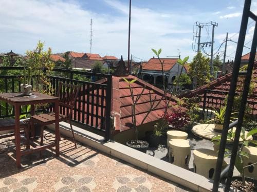 THEY OENK - GEK MANIK HOMESTAY Hotel in North Kuta