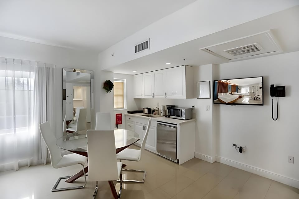 Hotel Belleza Hotel in South Beach Miami