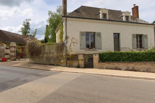 Pres des chateaux de la Loire et du zoo de Beauval Hotel in Centre-Val de Loire
