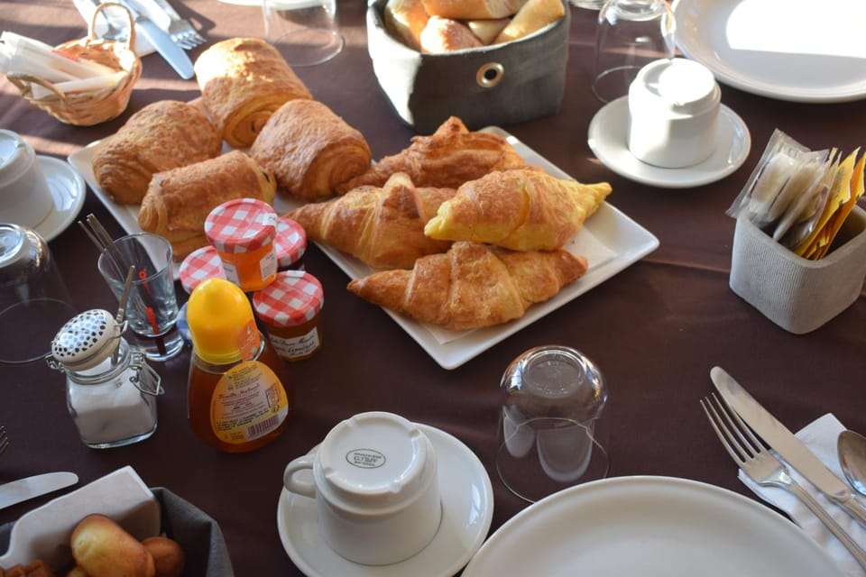 Auberge de la vallee de la douve Hotel in Normandy