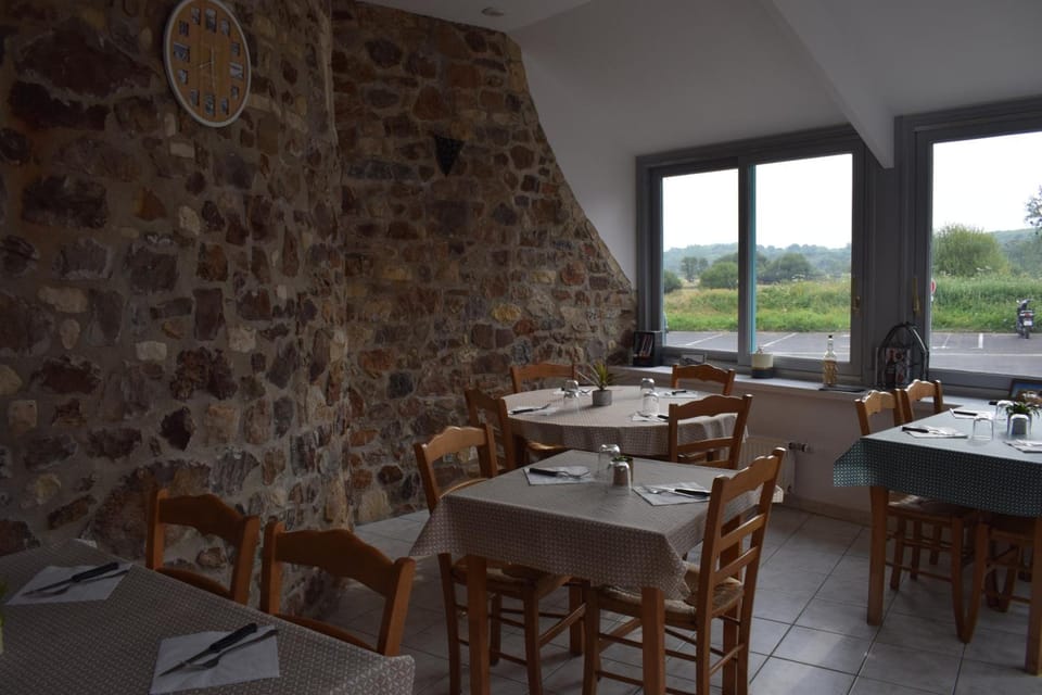 Auberge de la vallee de la douve Hotel in Normandy