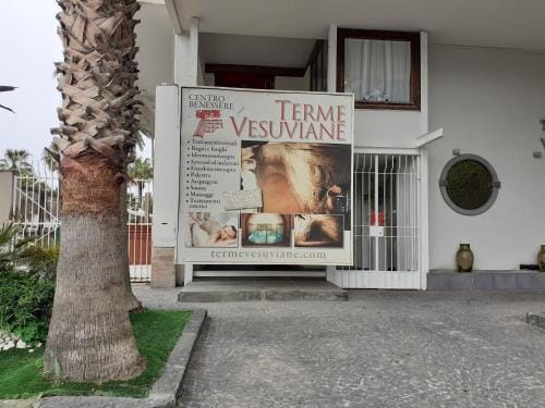 Domvs 84 Hotel in Torre Annunziata
