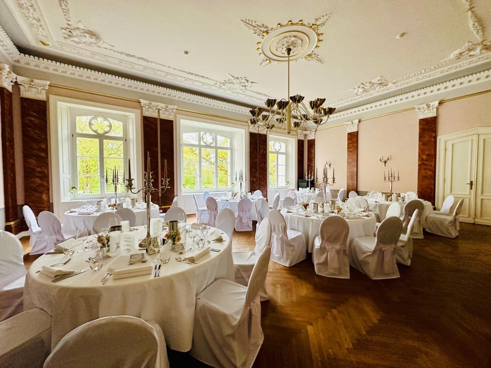 Banquet hall