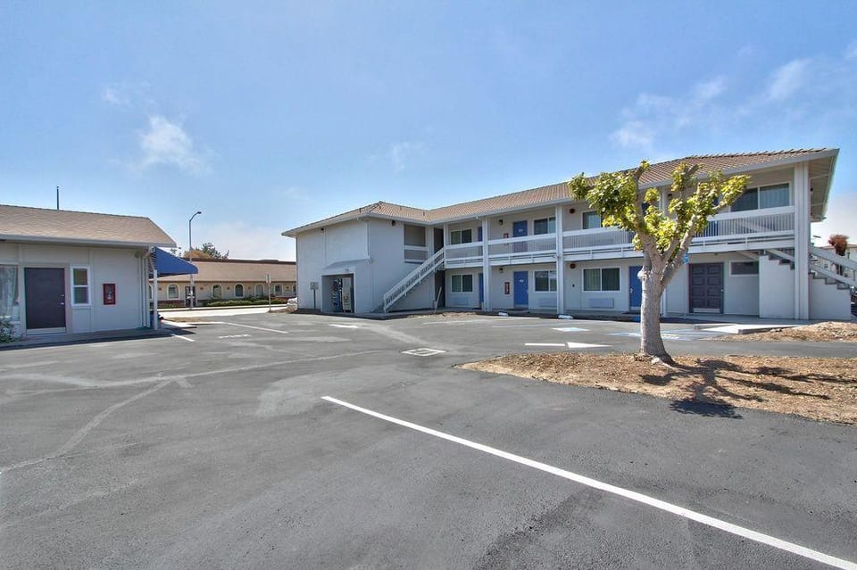 Coastal Valley Inn Hotel in Castroville