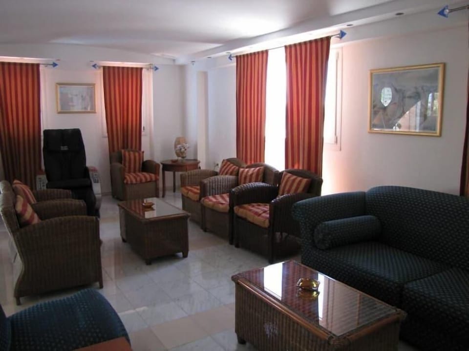 Valsami Hotel Apartments Hotel in Kremasti