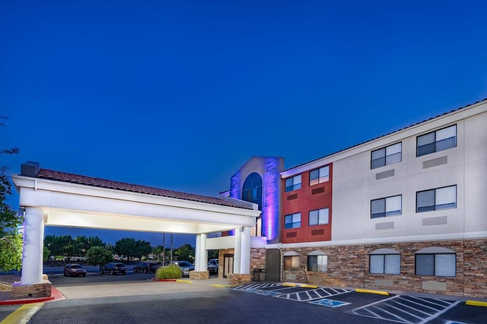 Holiday Inn Express - Balloon Fiesta Park by IHG Hotel in Rio Rancho