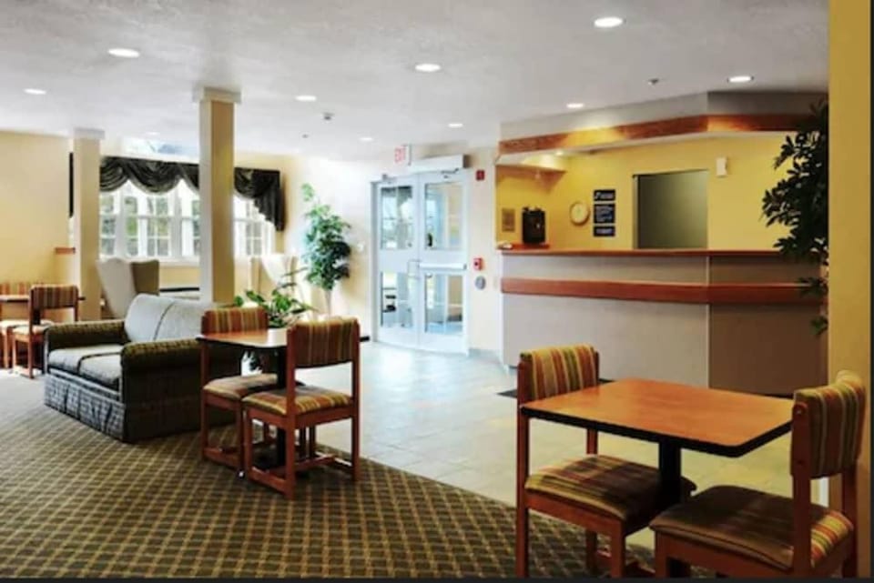 Parry Sound Inn & Suites Hotel in Parry Sound