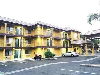 Simply Home Inn & Suites Hotel in Riverside