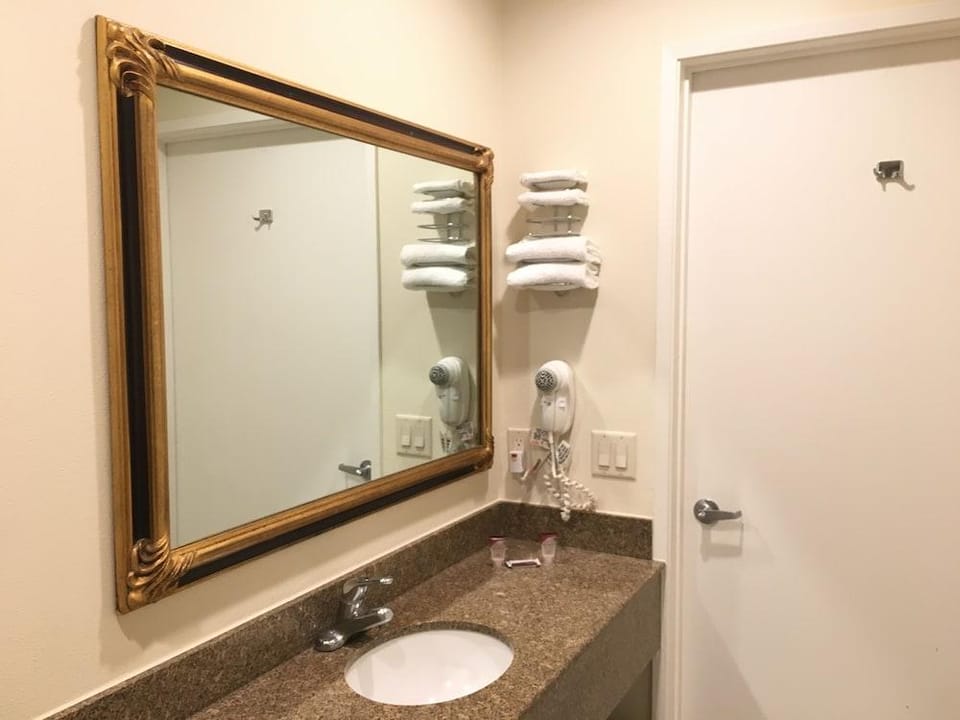 Simply Home Inn & Suites Hotel in Riverside