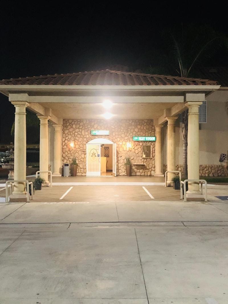 Mid City Inn and Suites Hotel in Downey