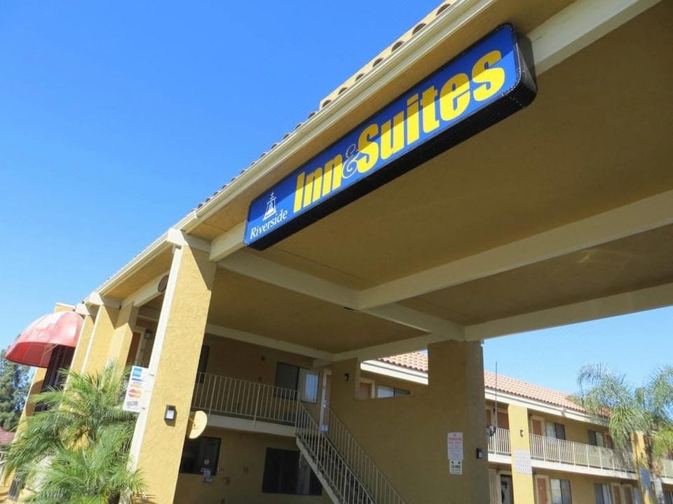 Riverside Inn & Suites Hotel in Riverside