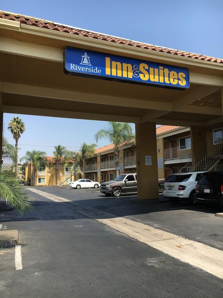 Riverside Inn & Suites Hotel in Riverside