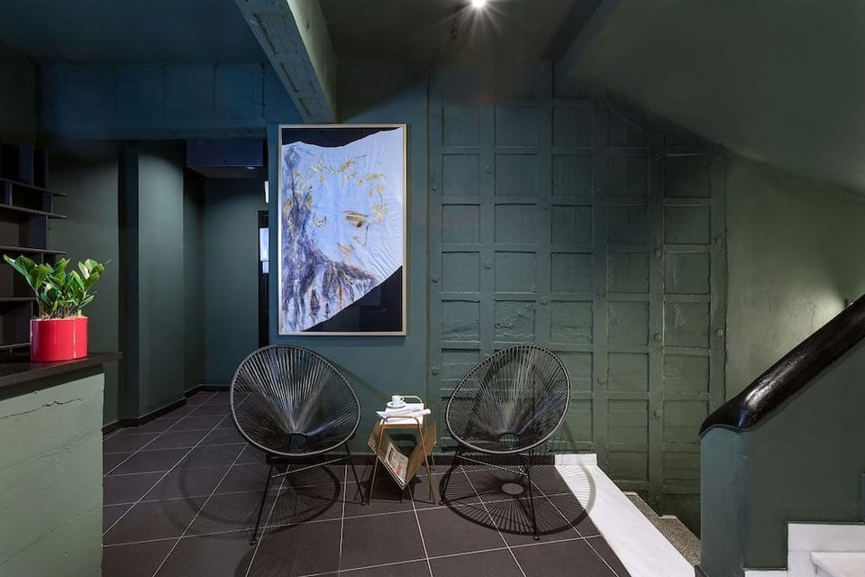 Nin&Bau Sarri 2 Hotel in Athens