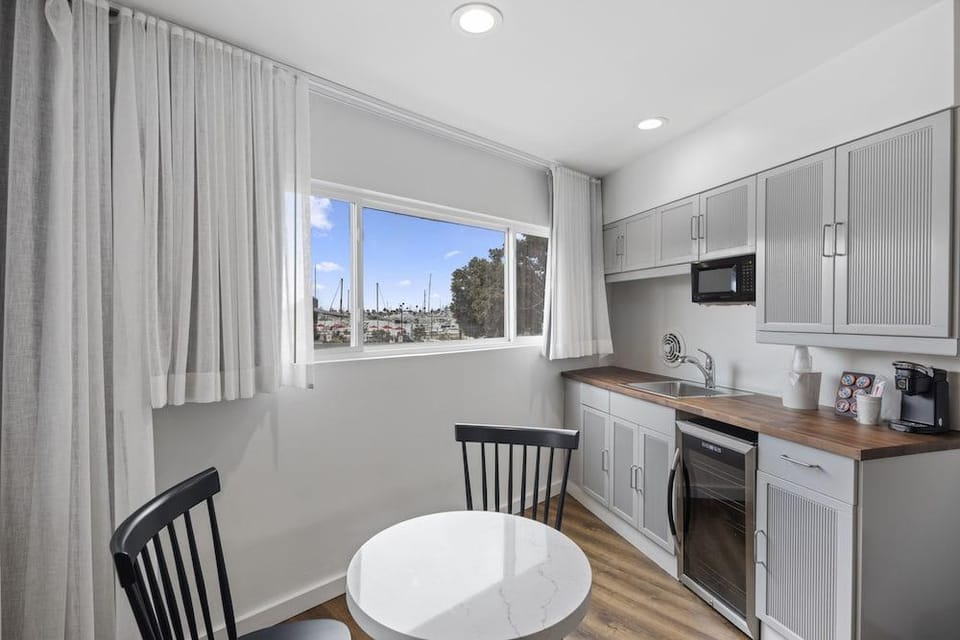 Sea Harbor Hotel Hotel in Point Loma