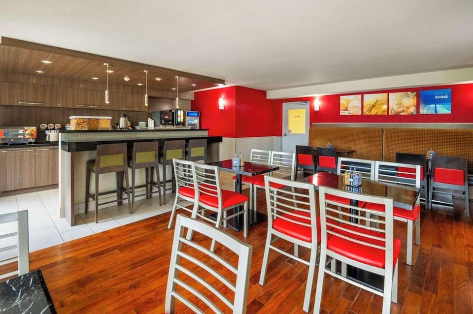 Comfort Inn Newmarket Hotel in Newmarket