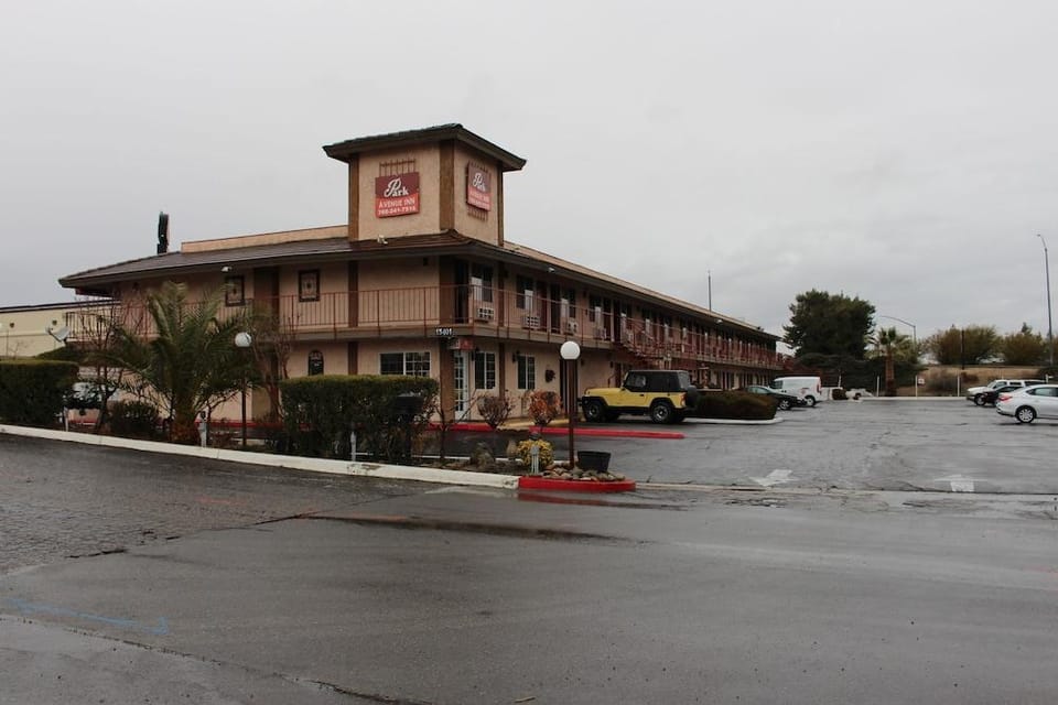 Park Avenue Inn and Suites Hotel in Victorville