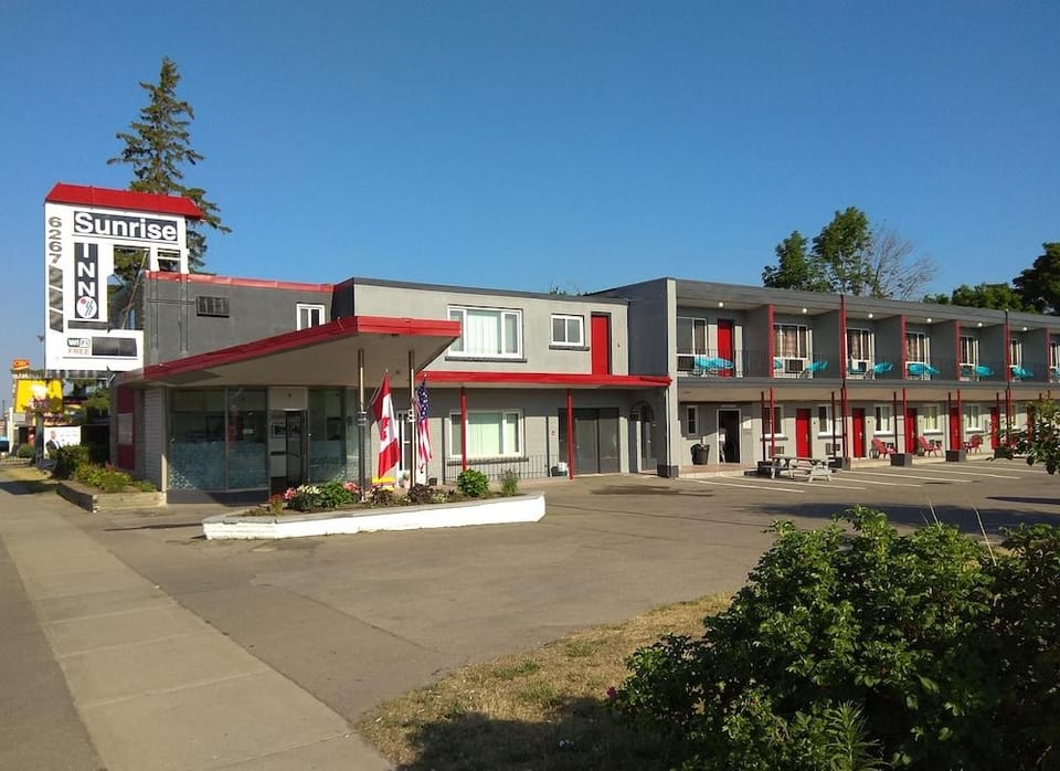 6267 Persepolis Inn Hotel in Niagara Falls
