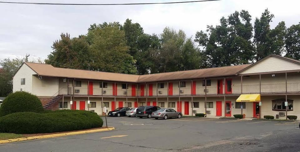 Enfield Inn Hotel in Enfield