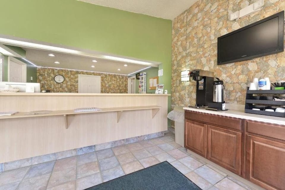 Mentor Home Inn Hotel in Willoughby