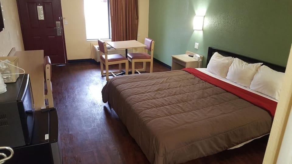 Mentor Home Inn Hotel in Willoughby