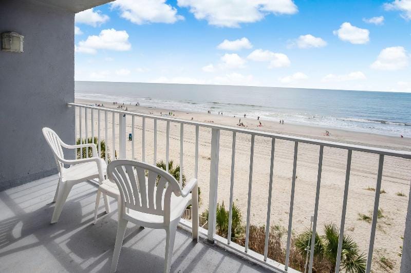 Blu Atlantic Oceanfront Hotel & Suites Hotel in Myrtle Beach
