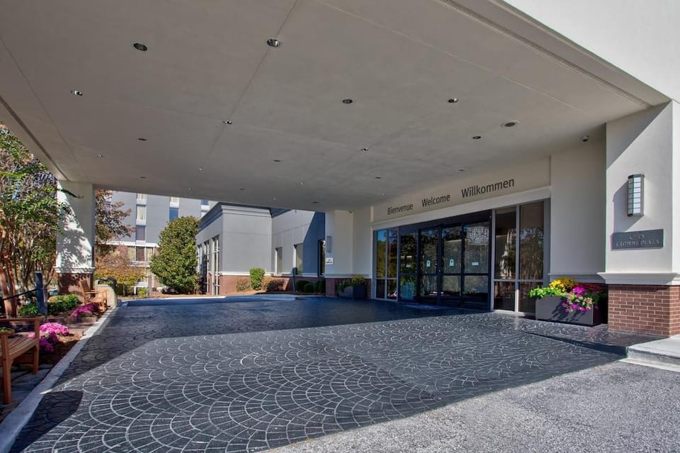 Crowne Plaza Hotel Greenville-I-385-Roper Mtn Rd by IHG Hotel in Greenville