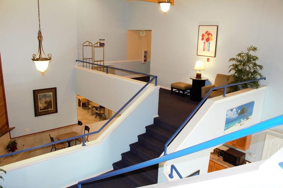Marina Inn Hotel in Des Moines
