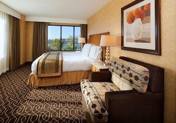 DoubleTree Suites by Hilton Anaheim Rsrt - Conv Cntr Hotel in Garden Grove