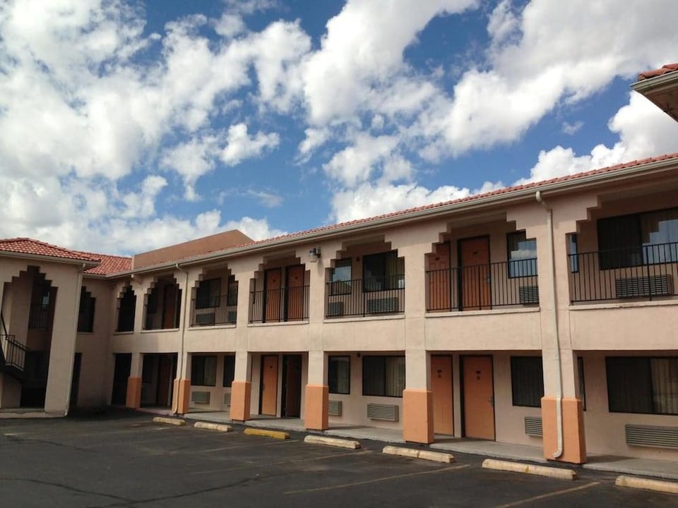 Luxury Inn Hotel in Albuquerque