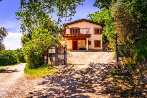 Bed & Breakfast Duchessa - 2 Private Rooms with Ensuite Bathrooms Hotel in Marche