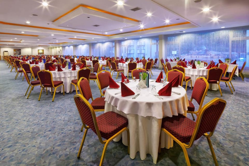 Banquet hall