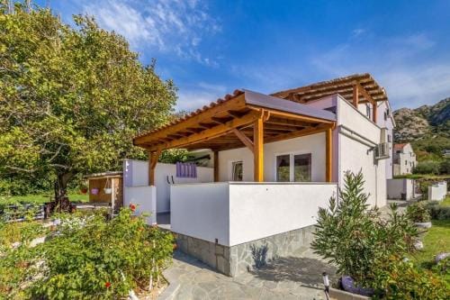 Apartman u kuci s bazenom - hacienda Hotel in Lika-Senj County