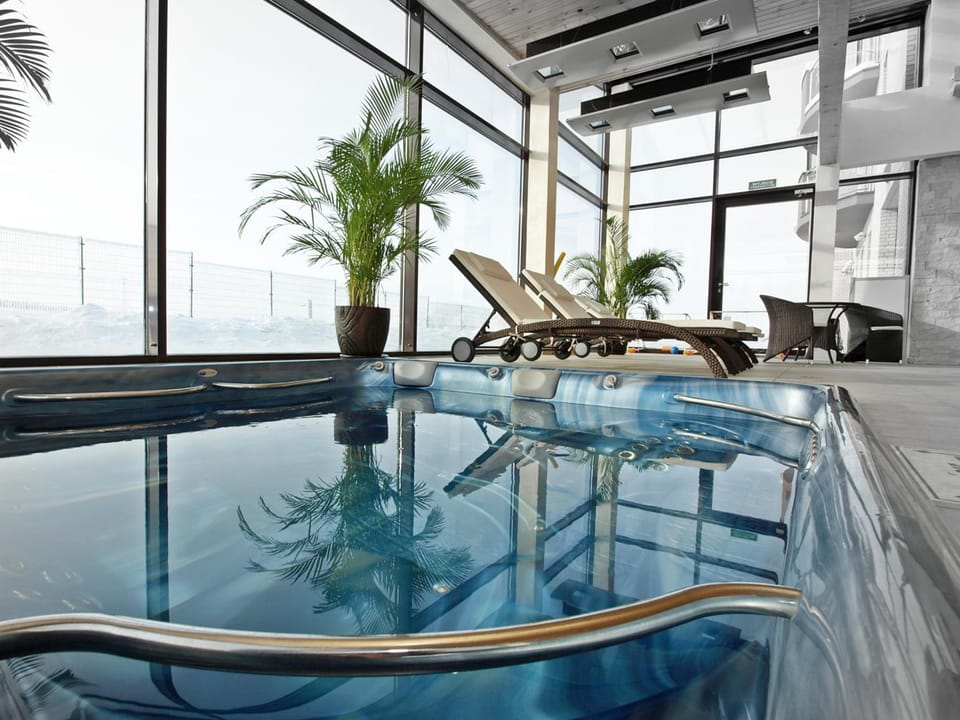 Hot tub
