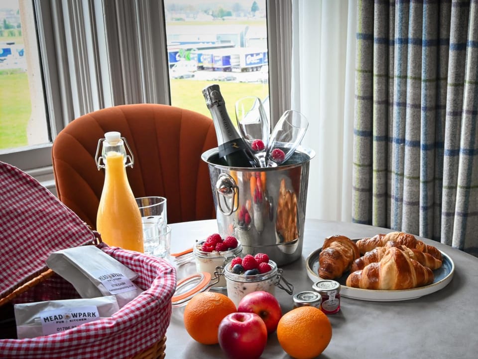 The Meadowpark Bar, Kitchen & Rooms Hotel in Scotland